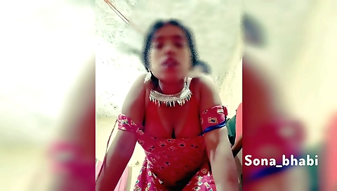 Indian porn video with a big booty girl in tight leggings