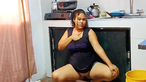 Hot brunette amateur with a hot ass 18+ amateur video