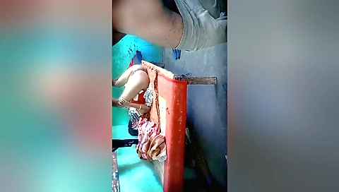 Indian babe gets fucked in her house amateur video