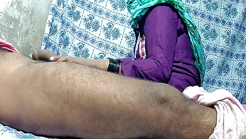 Handjob in the amateur hindi video with a hot girl