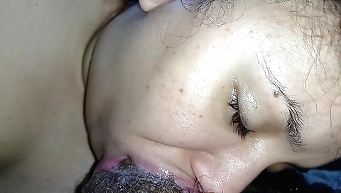 Indian deepthroat and large teeth amateur porn đoạn