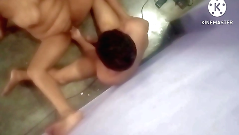 Indian girls go to the bedroom for the best threesome video