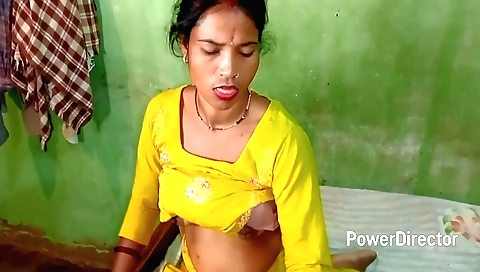 Indian brunette caught in street and her pussy filmed