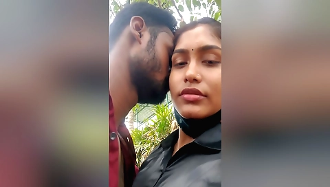 Outdoor porn with my hot girlfriend taking a nice ride