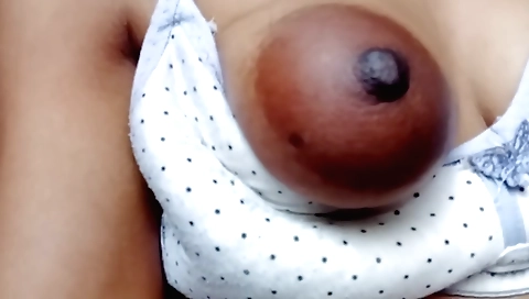Indian hottie in a nude solo video with her body painted