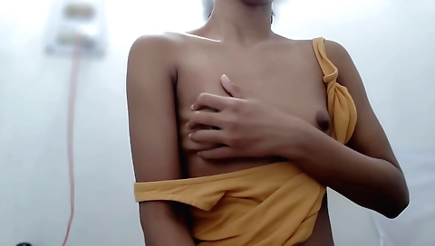 Sexy amateur solo female filming close up in her bikini