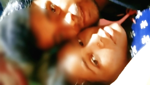 Indian webcam video show a hot chick with a nice body