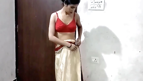 Indian solo beauty naked after getting a good amount of attention