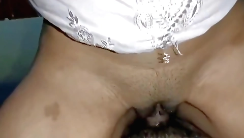 Indian teen gets a blow job and gets cum on her face