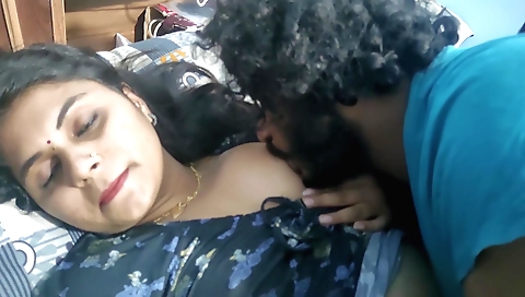 Indian girl gets penetrated by a fat cock in the bedroom