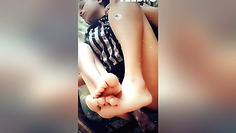 Foot fetish with a sexy teen in amateur porn scene