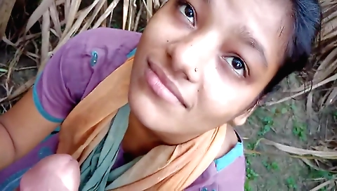 Indian teen 39+ sucks and moans like a wild animal