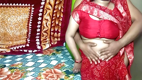 Indian girl masturbating on the cam in the bedroom