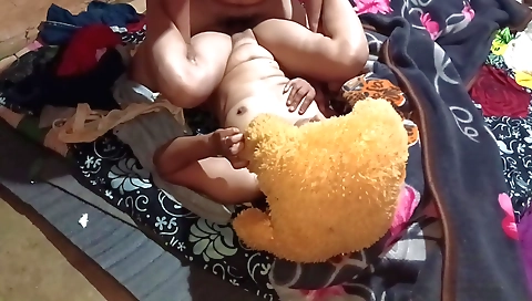 Indian amateur brunette girl makes out in my bedroom