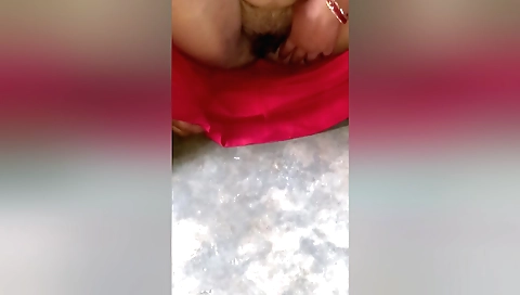 Indian hairy solo female masturbating with her vibrator