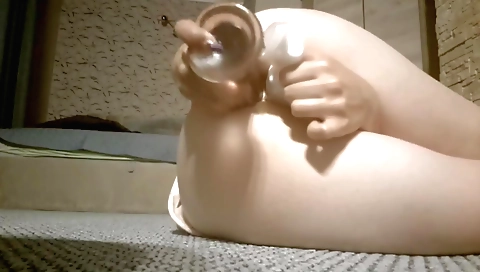 Hot amateur girl with a pair of toys in the solo video