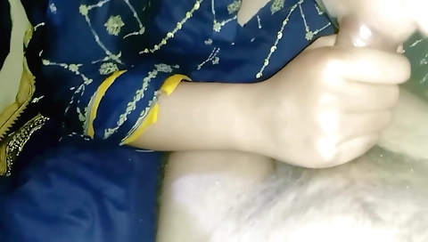 Indian big cock bhabhi gets deep sucking and eating cum