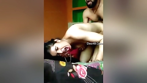 Big-boobed brunette hot girl in indian porn cam video
