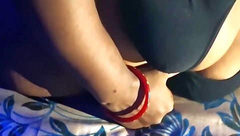 Amateur solo video of a sexy indian girl with big tits