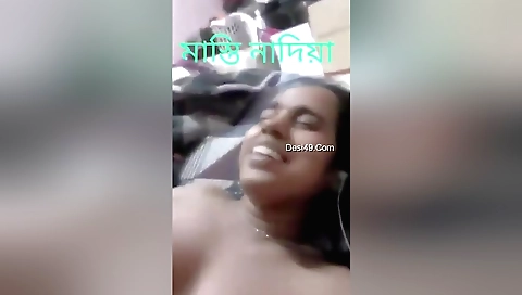Indian amateur girl plays with her pussy and boobs