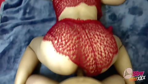 Busty brunette gets penetrated in her home in homemade sex clip