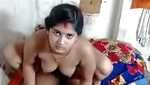 Sexy homemade amateur creampie video for a hairy babe