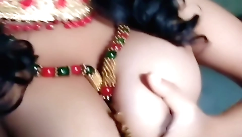 Indian hottie with beautiful big tits making homemade video