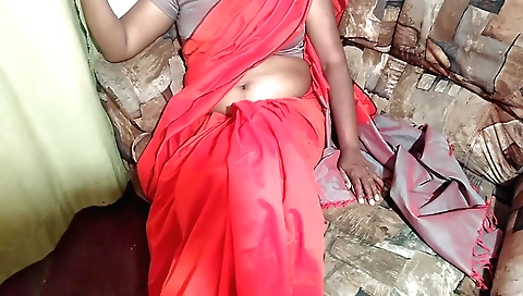 Indian amateur female makes sexy video with her face