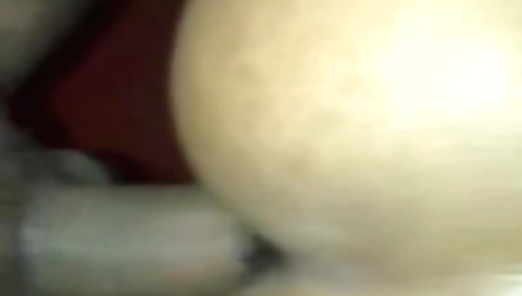 Hairy amateur babes on her face and body in this amateur video