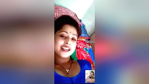 Indian amateur mom takes off clothes and shows herself