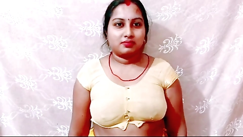 Indian brunette face is so gorgeous that no one wants to forget her