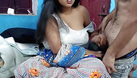 Amateur brunette fucks herself in a homemade video