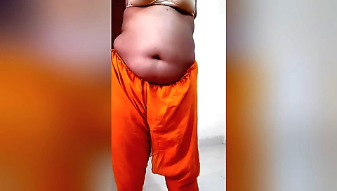 Solo girl with sexy boobs and a hot body showing off