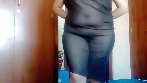 Big ass brunette chick shows off her body in front of webcam