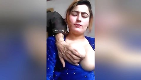 Amateurs big boobs and ass showing her sucking on a dude