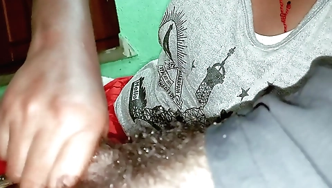 Indian hottie with a shaved pussy enjoys deep throating