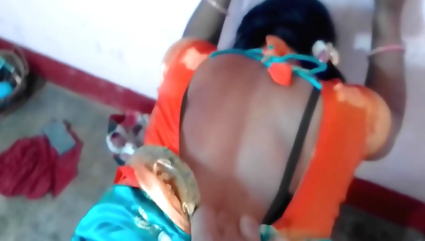 Indian babe gets fucked in her pussy in amateur porn