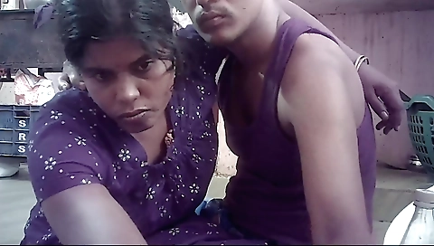 Indian girl is fucking on the floor in amateur sex