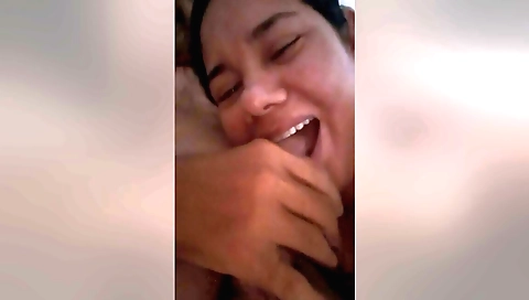 Indian girl sucks deepthroat and gets her pussy filled