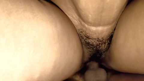 Indian babe sucks dick in a hardcore hairy sex clip