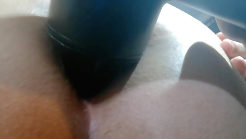 A guy used an old sex machine for anal and fucking a young girl
