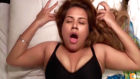Indian slut gets fucked in her thick booty on camera