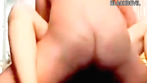 A naughty Indian girl fucked in a homemade sex clip