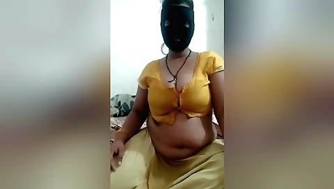 Indian beauty in amateur solo video in a hot dress