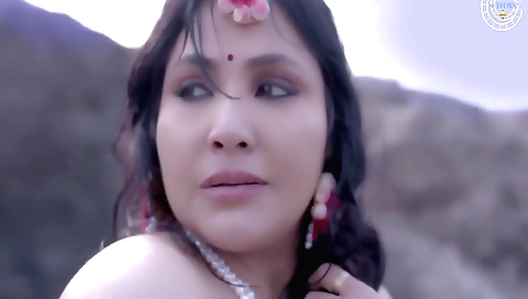 Amateur indian woman with big boobs gets a creampie