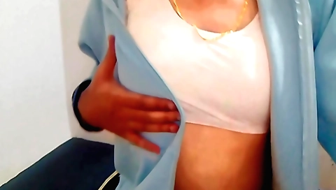 Stepmother fucked and pressed her stepbrother's friend